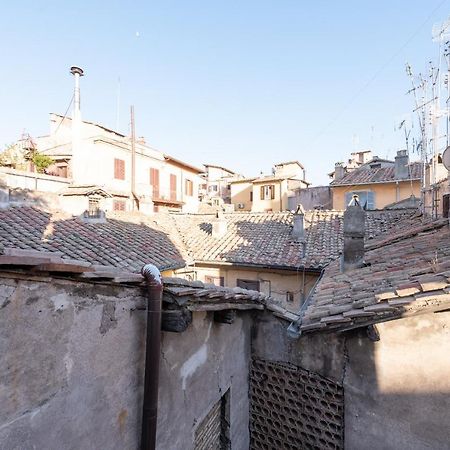 Stunning Campo De Fiori Apartment With Terrace Рим Екстериор снимка