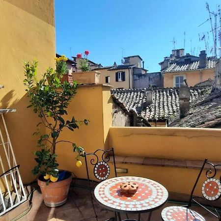 Stunning Campo De Fiori Apartment With Terrace Рим Екстериор снимка
