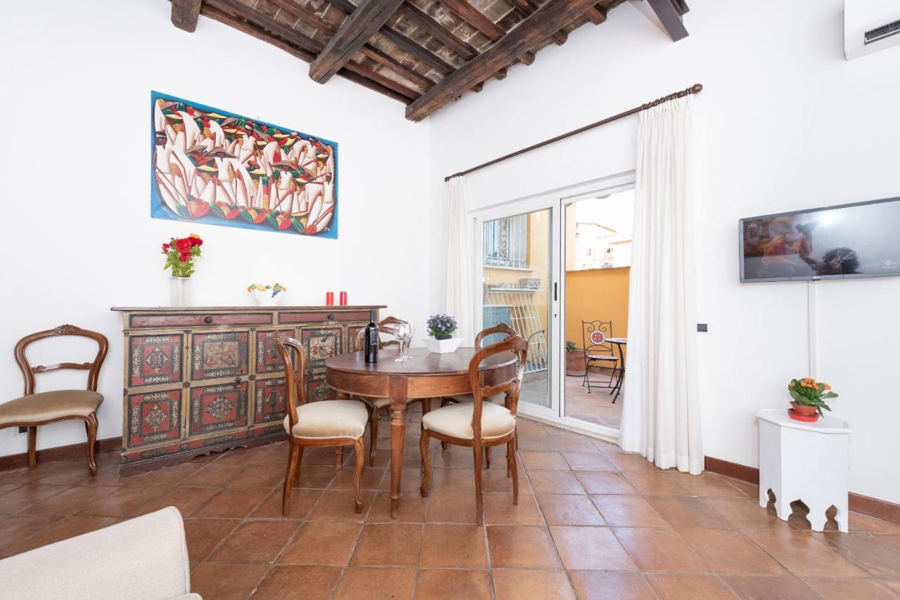 Stunning Campo De Fiori Apartment With Terrace Рим Екстериор снимка