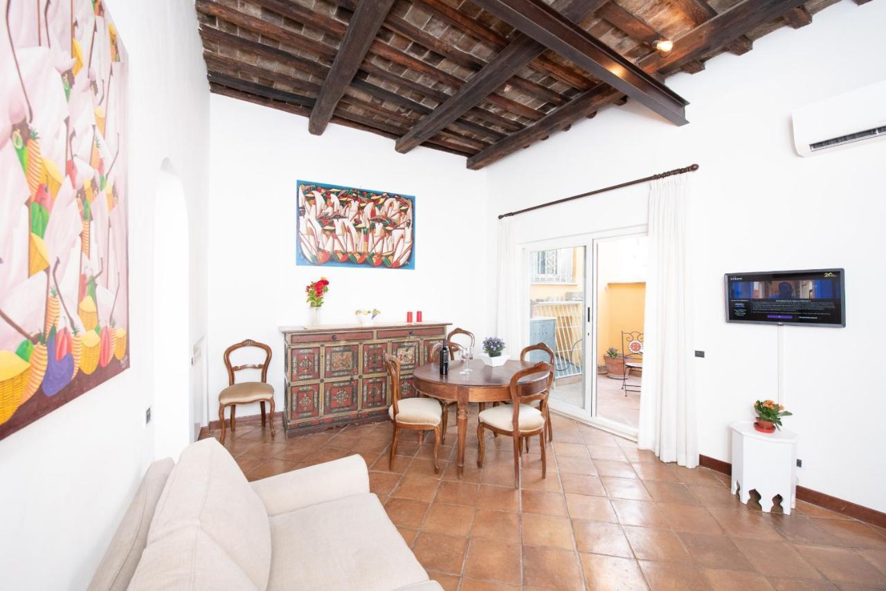 Stunning Campo De Fiori Apartment With Terrace Рим Екстериор снимка