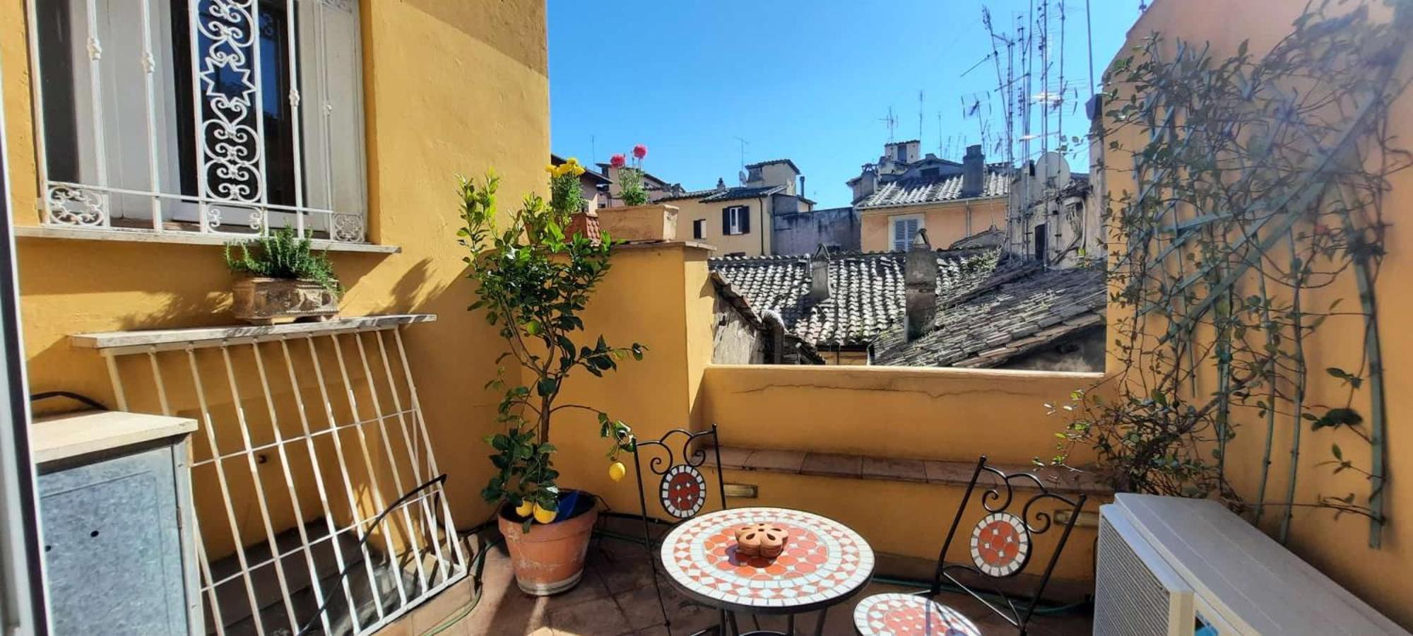 Stunning Campo De Fiori Apartment With Terrace Рим Екстериор снимка